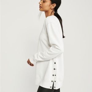 Abercrombie & Fitch side snap crew